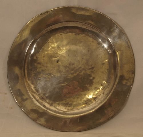 antique english pewter 85 inch diameter plain rim plate circa 1730 by john duncombe