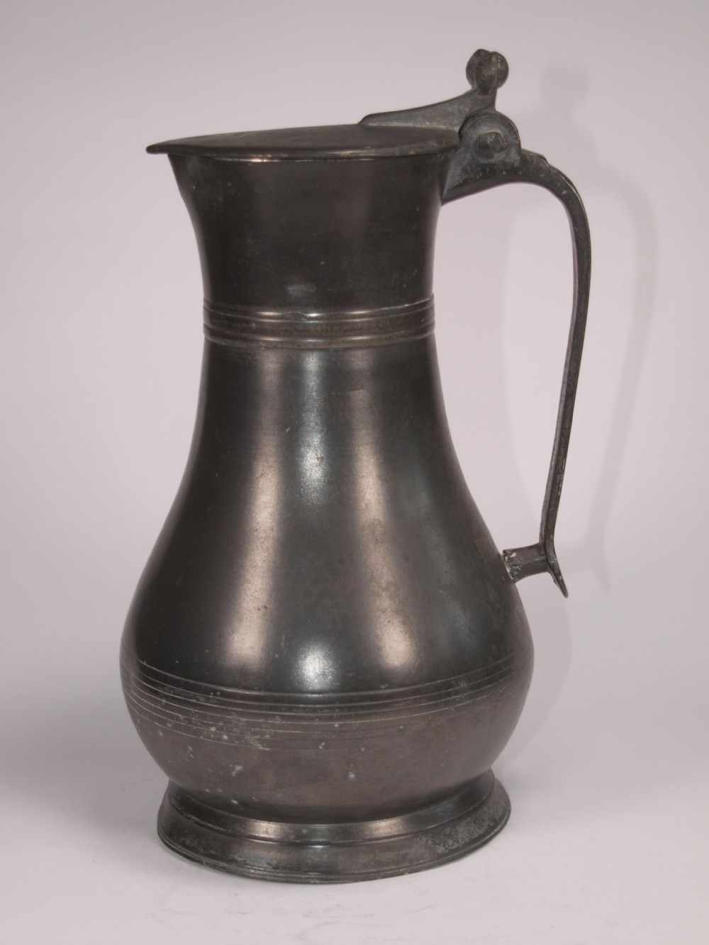 antique guernsey 1 quart lidded flagon