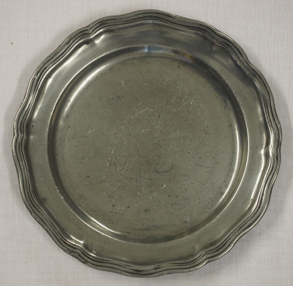 antique european pewter 9in wavy edge plate circa 1780