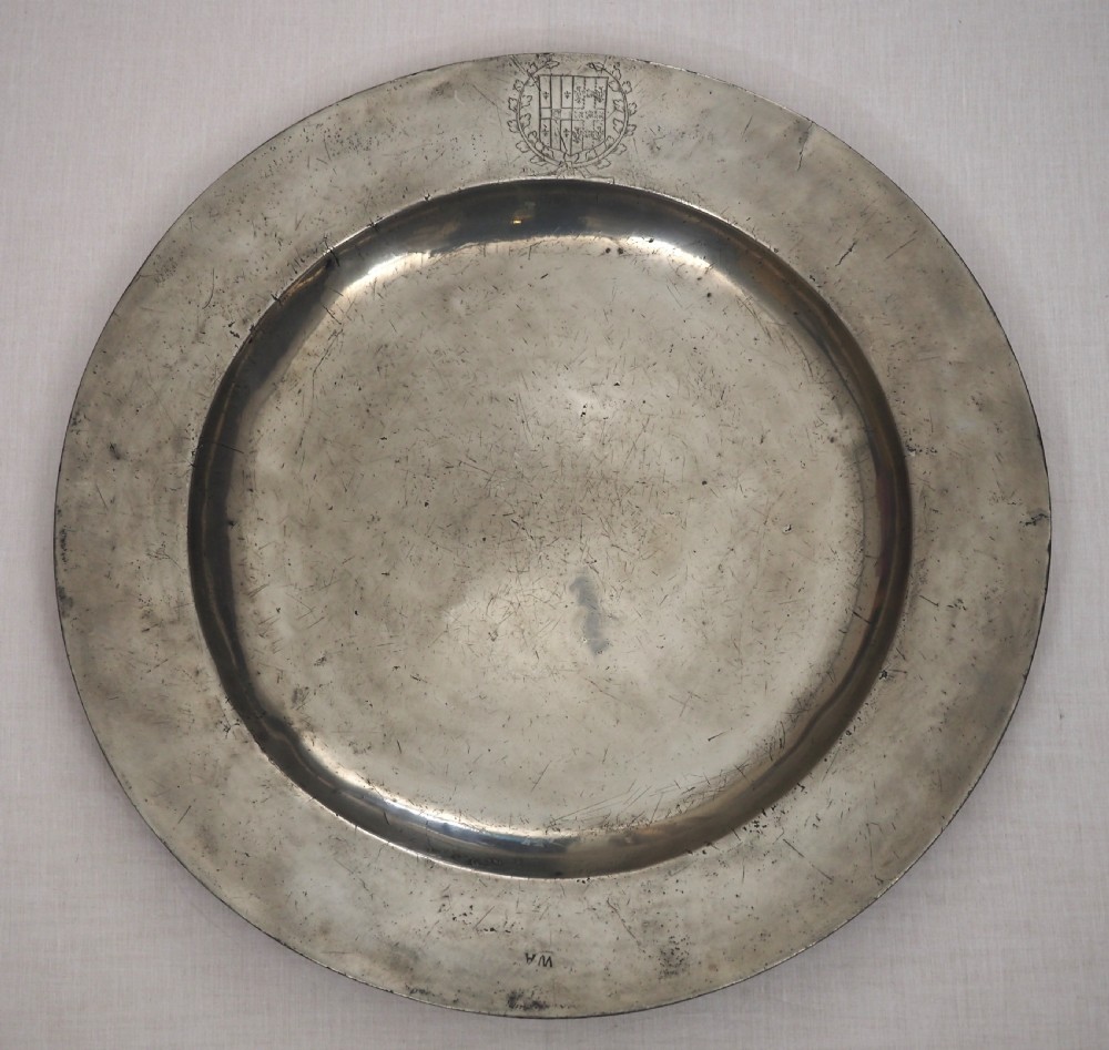 pewter plain rim 2025 inch charger by thomas templeman of london circa 1675